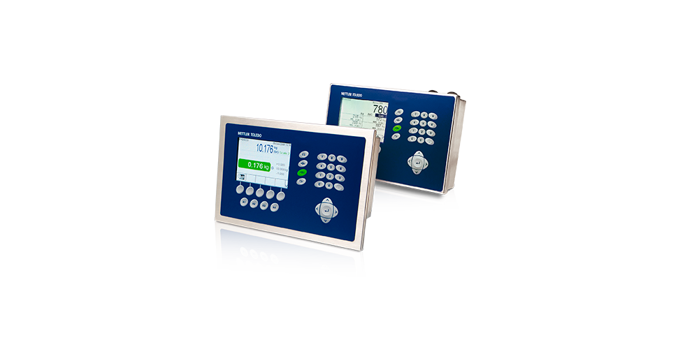 Terminais para balanças rodoviárias IND780 com estrutura retangular em inox, na cor azul, display com backlight branco e teclado